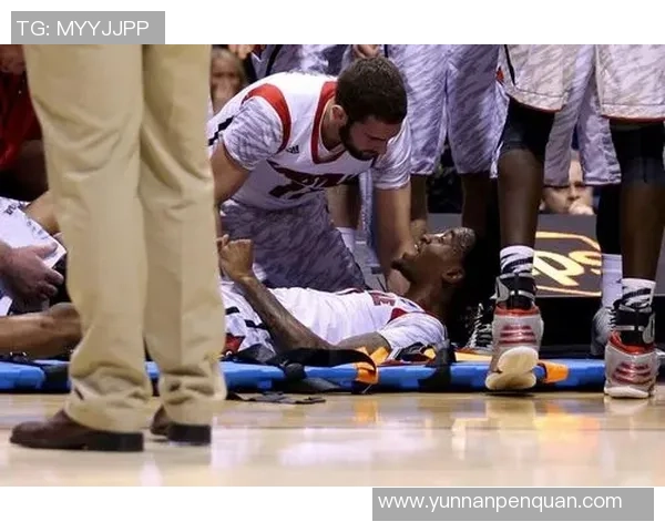 足球明星因跟腱受伤重返赛场之路的艰辛与希望